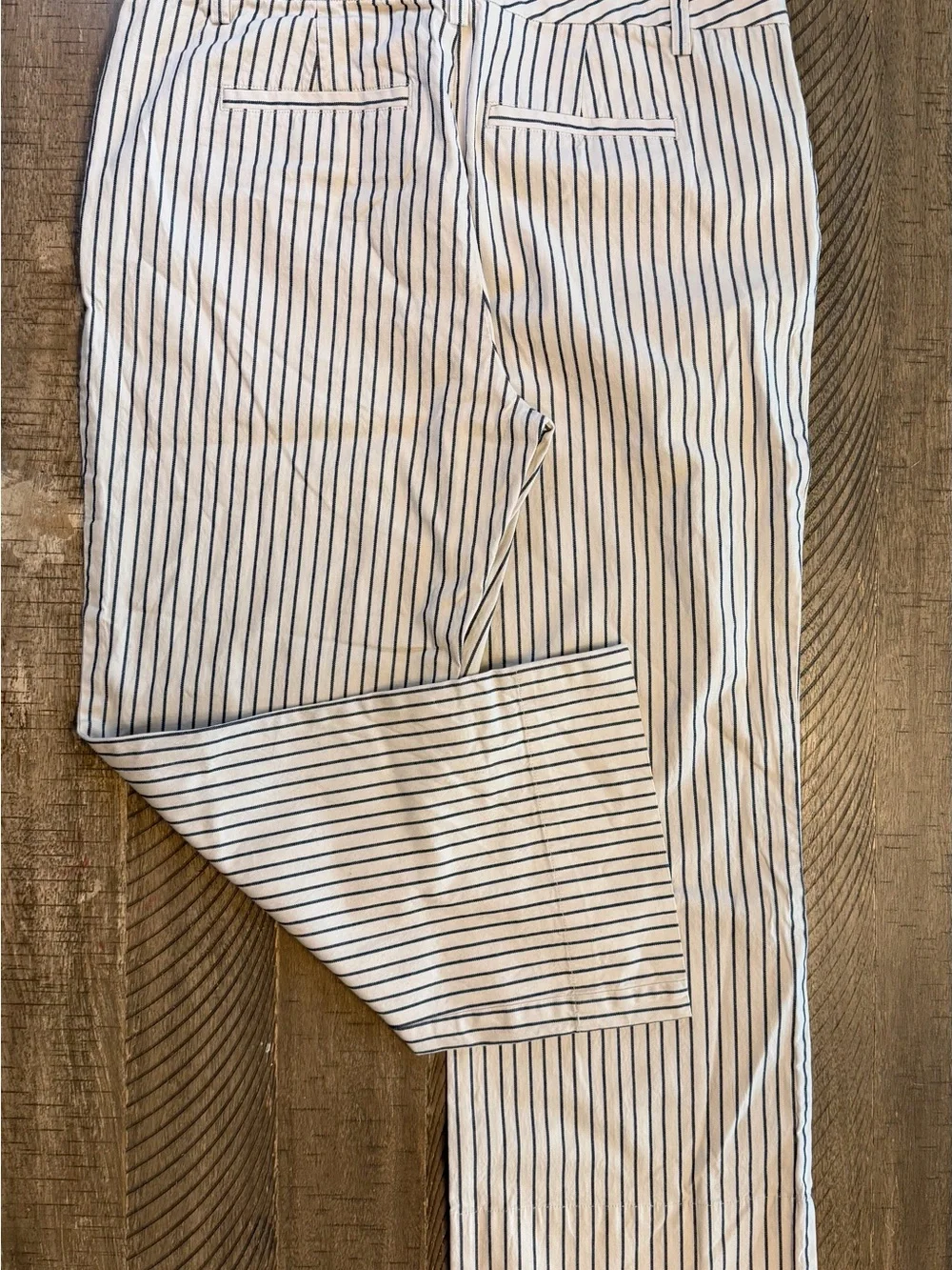 Cabi summer capris Sz 6
